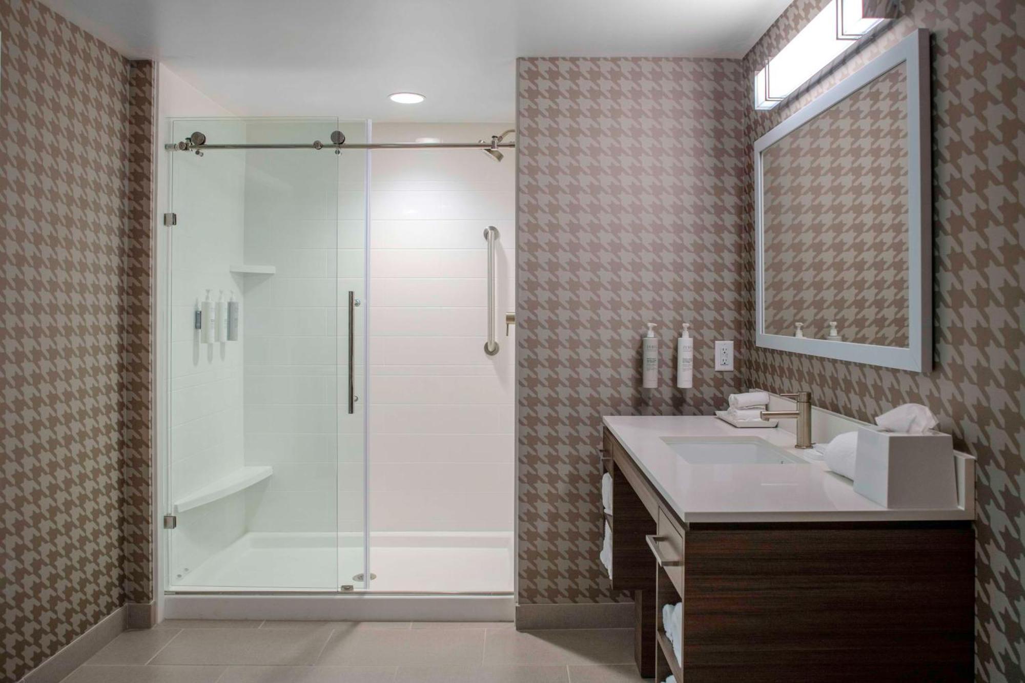 Home2 By Hilton 3*
